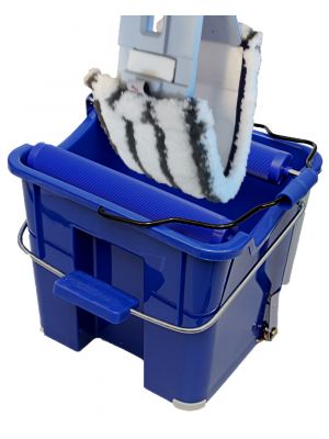 Bucket 14 L with roller wringer blue